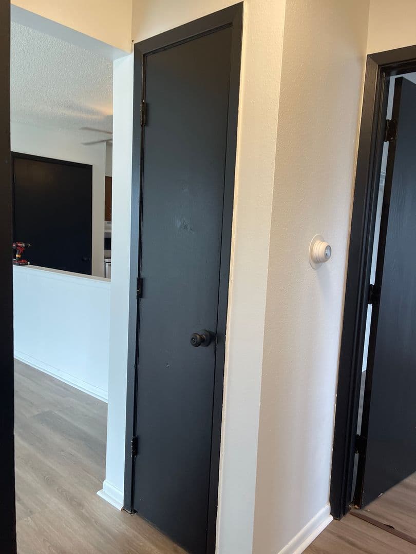 Des Moines Apartment: 6315 Hickman Rd, 6319 Hickman Rd