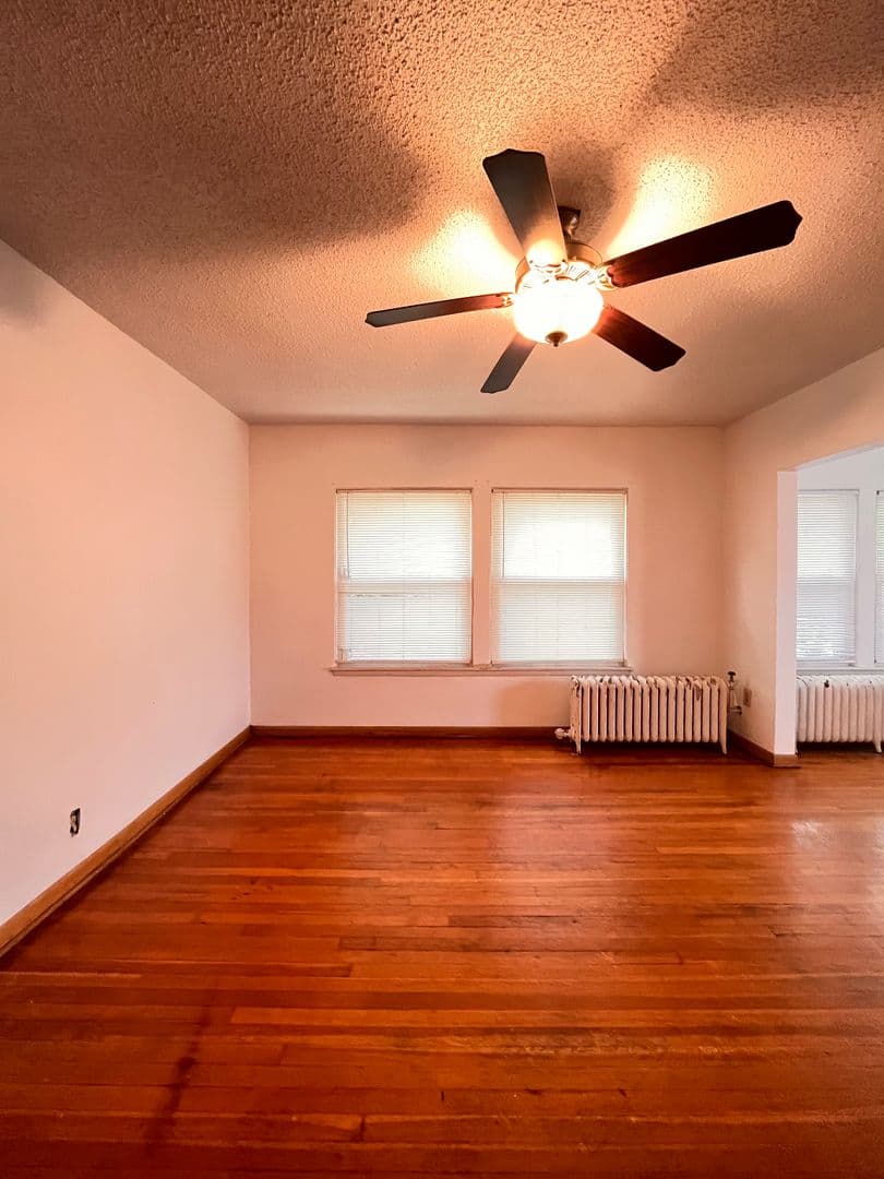 Des Moines Apartment: 3438 (11-plex), 3434 (4-plex), 3414 (parking lot) University Ave, 3436 University, 1145 35th Street