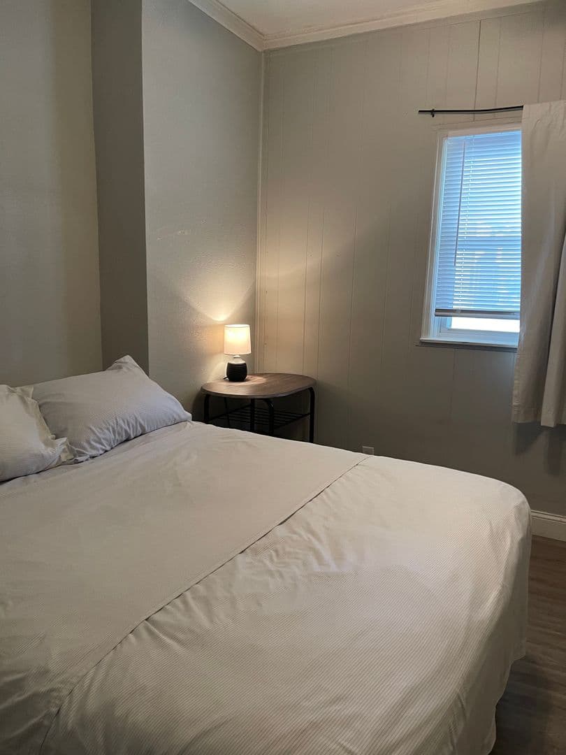 Des Moines Apartment: 2816 Cottage Grove Ave