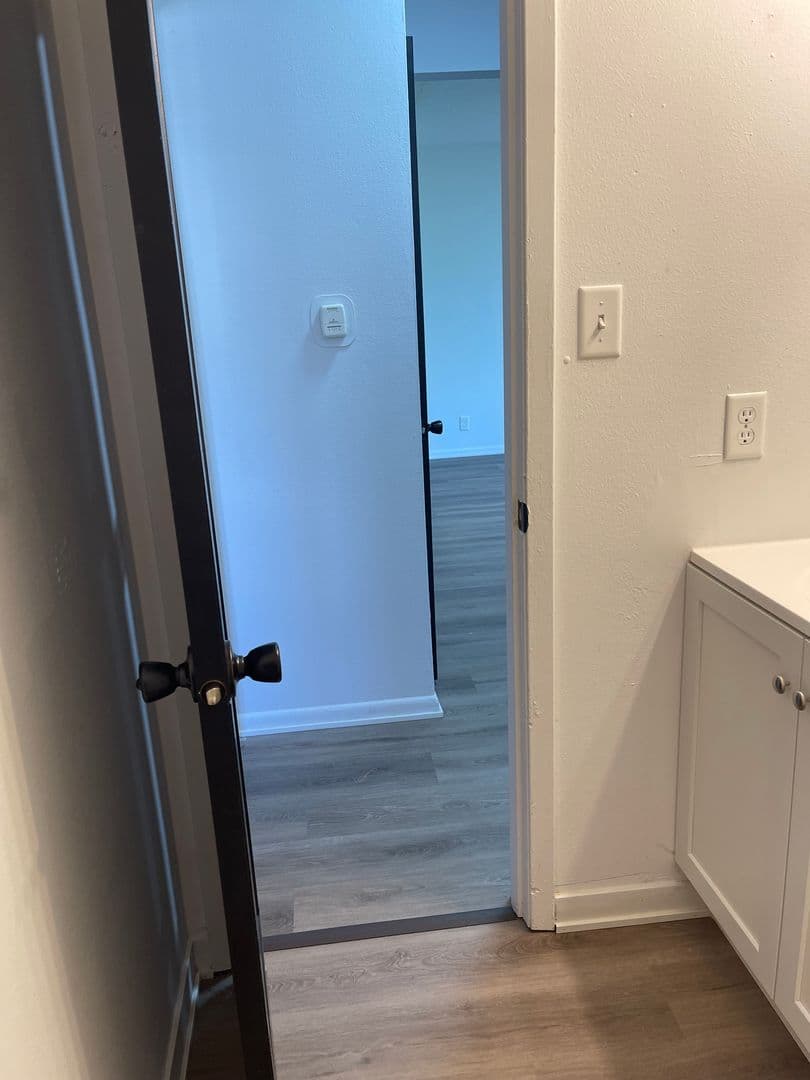 Des Moines Apartment: 6315 Hickman Rd, 6319 Hickman Rd
