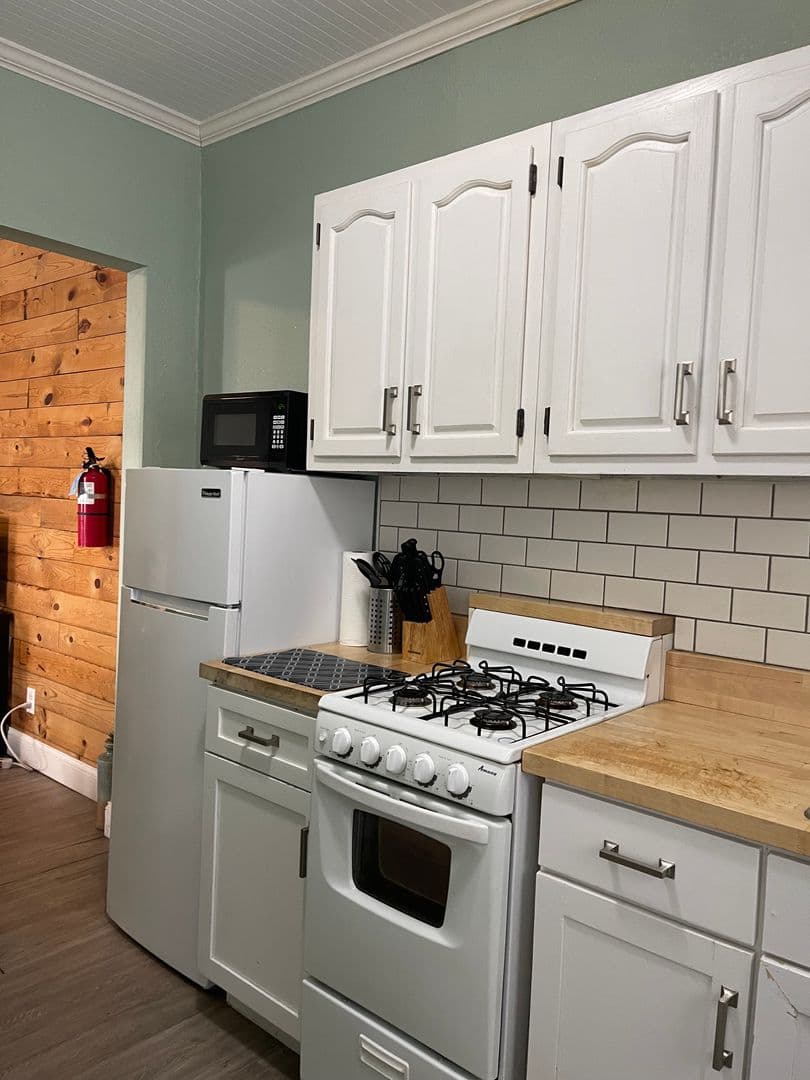 Des Moines Apartment: 2816 Cottage Grove Ave