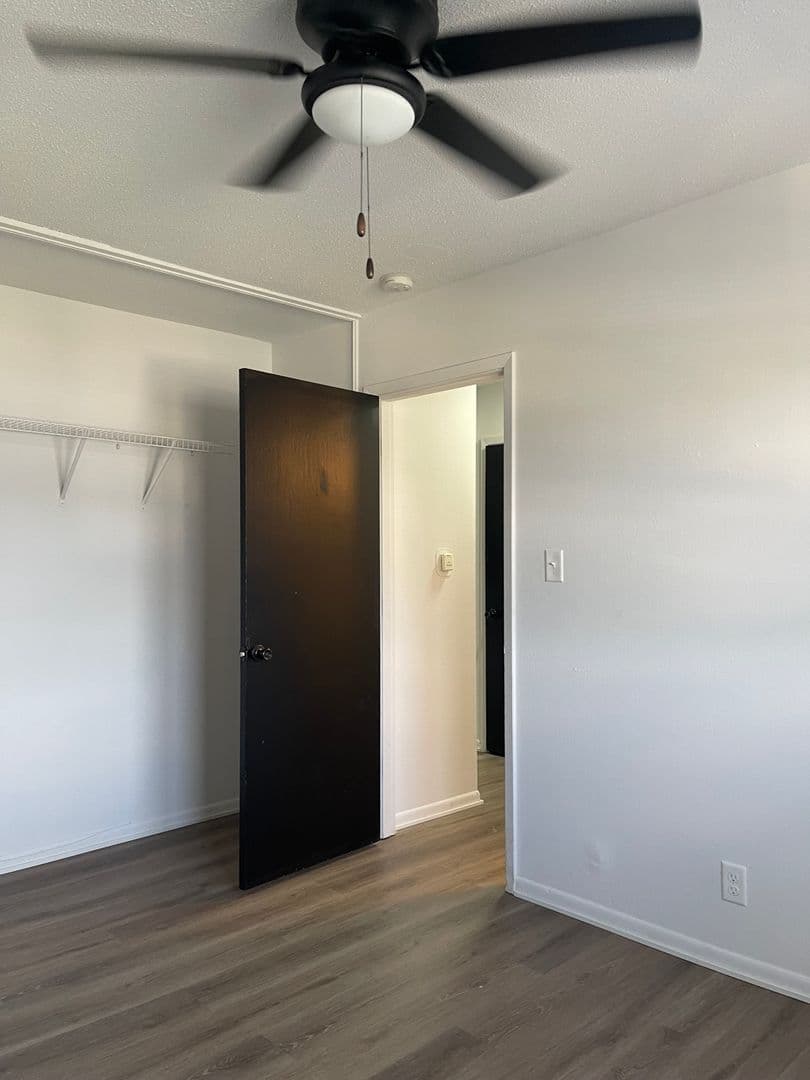 Des Moines Apartment: 6315 Hickman Rd, 6319 Hickman Rd