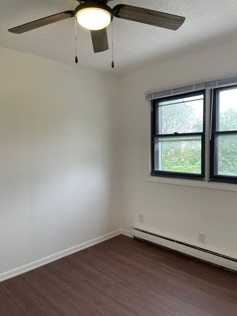 Des Moines Apartment: 6315 Hickman Rd, 6319 Hickman Rd