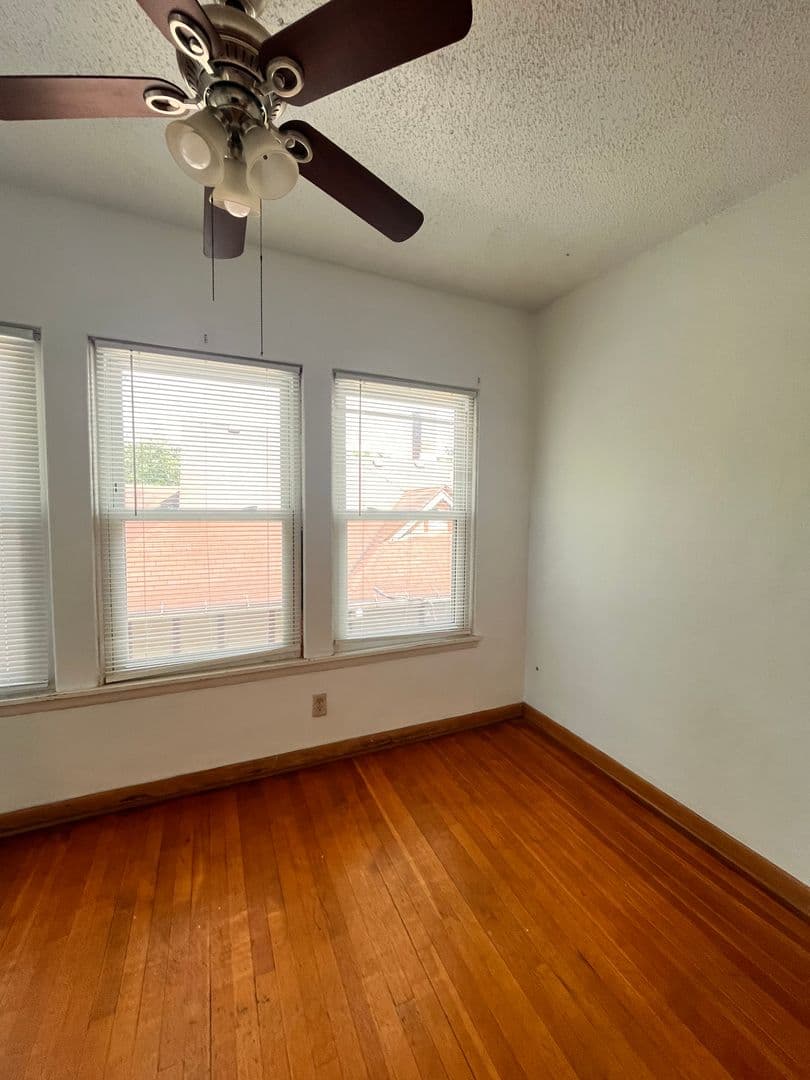 Des Moines Apartment: 3438 (11-plex), 3434 (4-plex), 3414 (parking lot) University Ave, 3436 University, 1145 35th Street