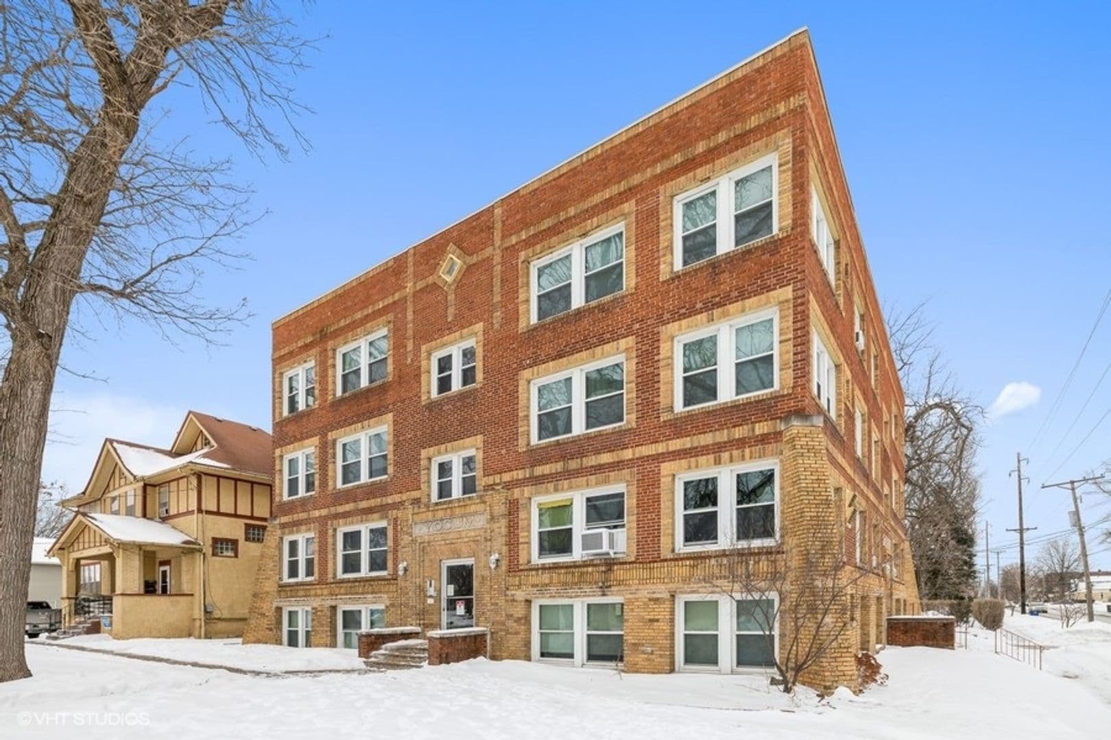 Des Moines Apartment: 3438 (11-plex), 3434 (4-plex), 3414 (parking lot) University Ave, 3436 University, 1145 35th Street