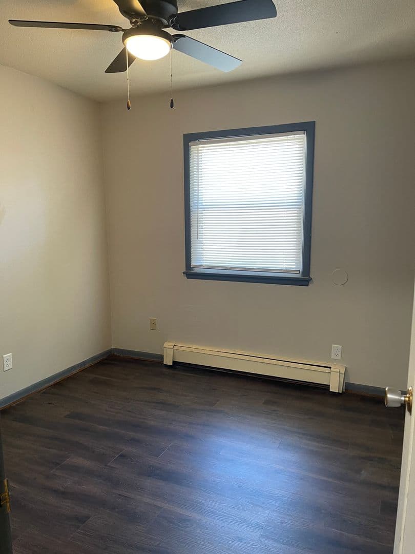 Des Moines Apartment: 1075 33rd St