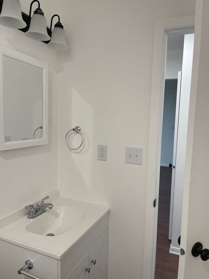 Des Moines Apartment: 6315 Hickman Rd, 6319 Hickman Rd