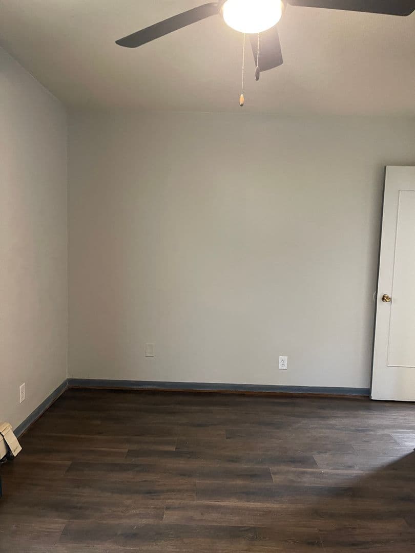Des Moines Apartment: 1075 33rd St