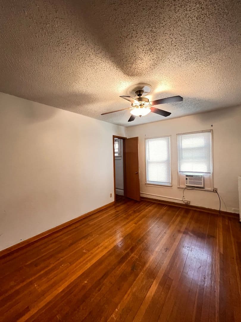 Des Moines Apartment: 3438 (11-plex), 3434 (4-plex), 3414 (parking lot) University Ave, 3436 University, 1145 35th Street