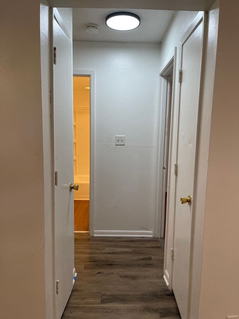 Des Moines Apartment: 6315 Hickman Rd, 6319 Hickman Rd