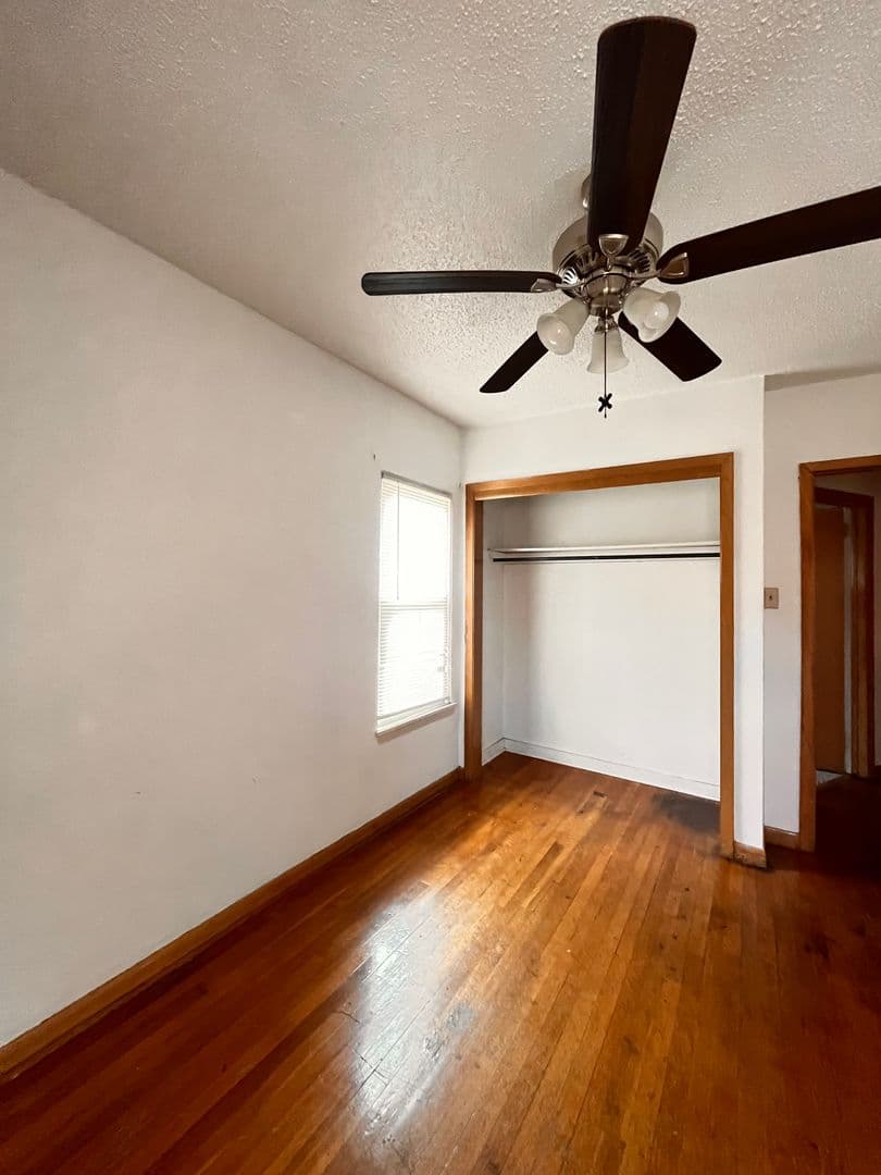 Des Moines Apartment: 3438 (11-plex), 3434 (4-plex), 3414 (parking lot) University Ave, 3436 University, 1145 35th Street
