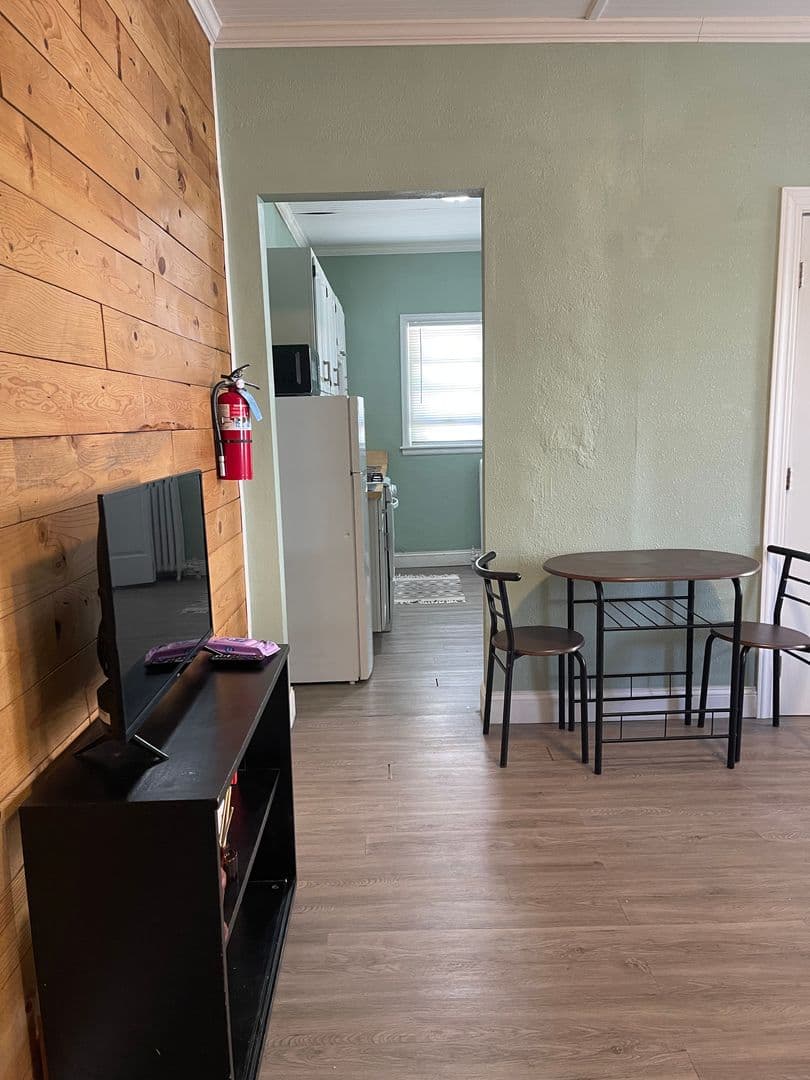 Des Moines Apartment: 2816 Cottage Grove Ave