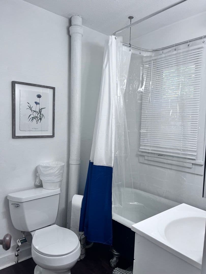 Des Moines Apartment: 1111 27th St