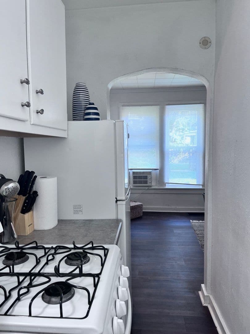 Des Moines Apartment: 1111 27th St