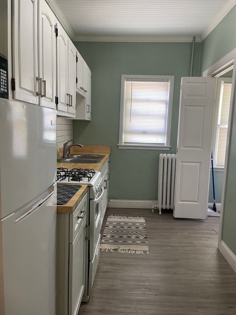 Des Moines Apartment: 2816 Cottage Grove Ave