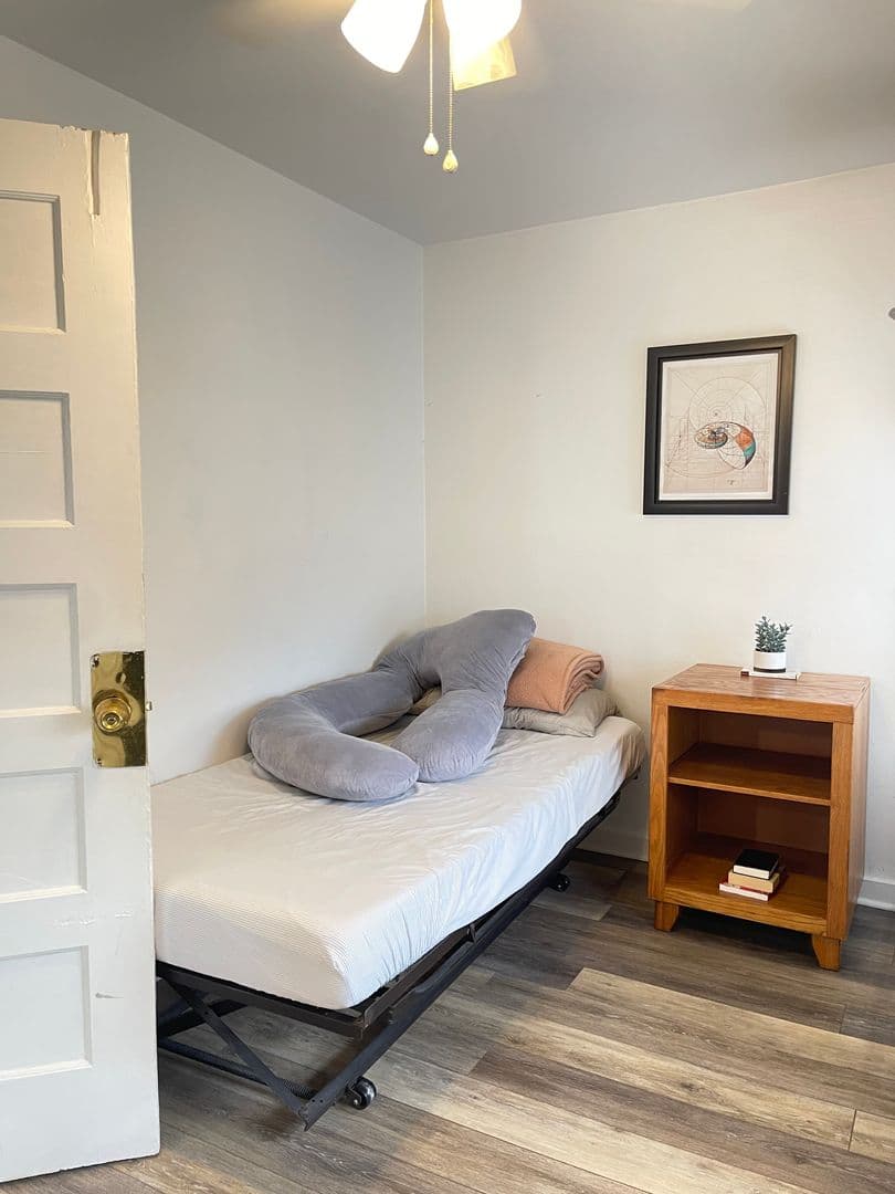 Des Moines Apartment: 2816 Cottage Grove Ave