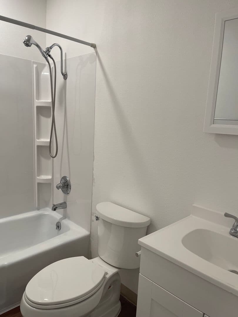 Des Moines Apartment: 6315 Hickman Rd, 6319 Hickman Rd