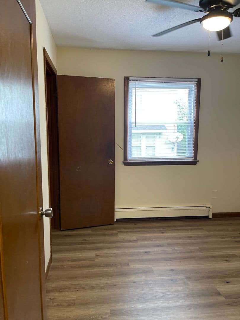 Des Moines Apartment: 1075 33rd St