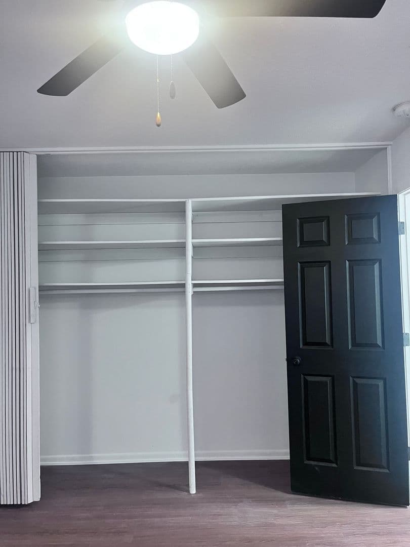 Des Moines Apartment: 6315 Hickman Rd, 6319 Hickman Rd