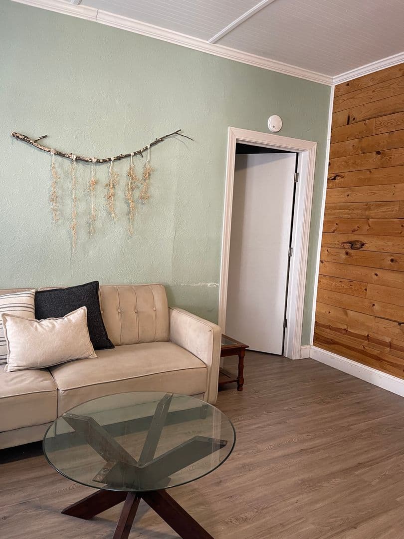 Des Moines Apartment: 2816 Cottage Grove Ave