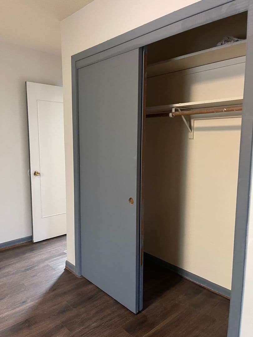 Des Moines Apartment: 1075 33rd St