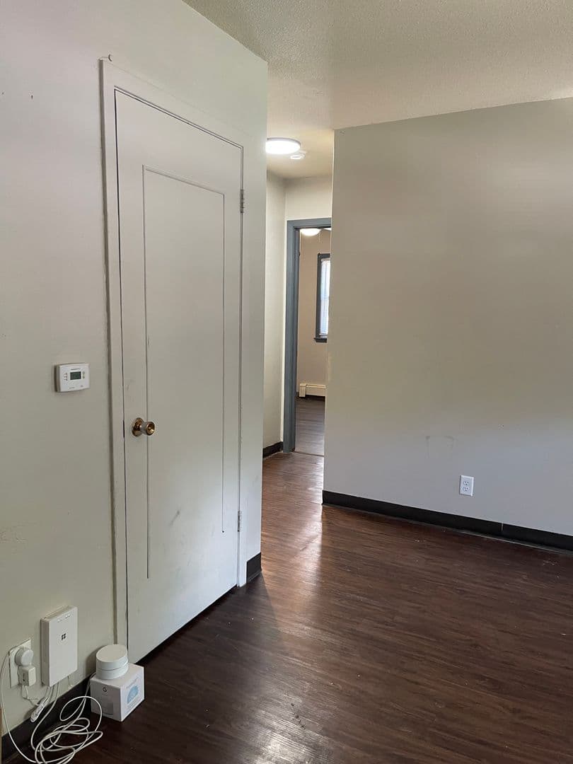 Des Moines Apartment: 1075 33rd St