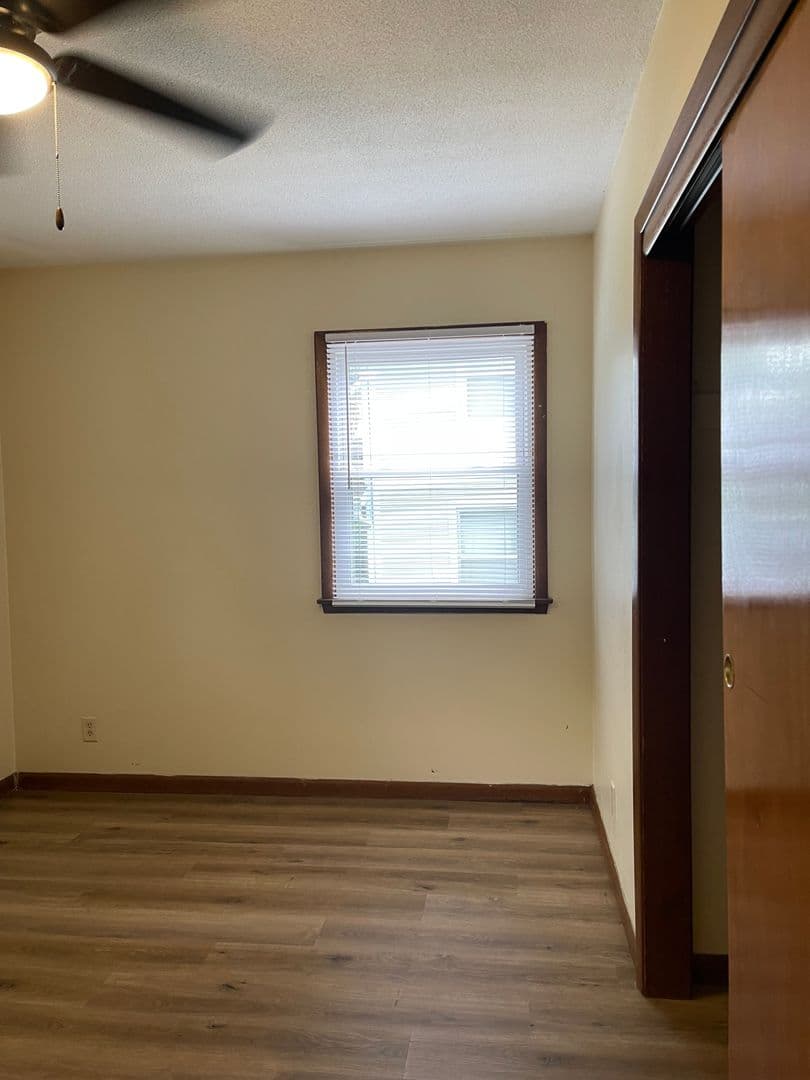 Des Moines Apartment: 1075 33rd St