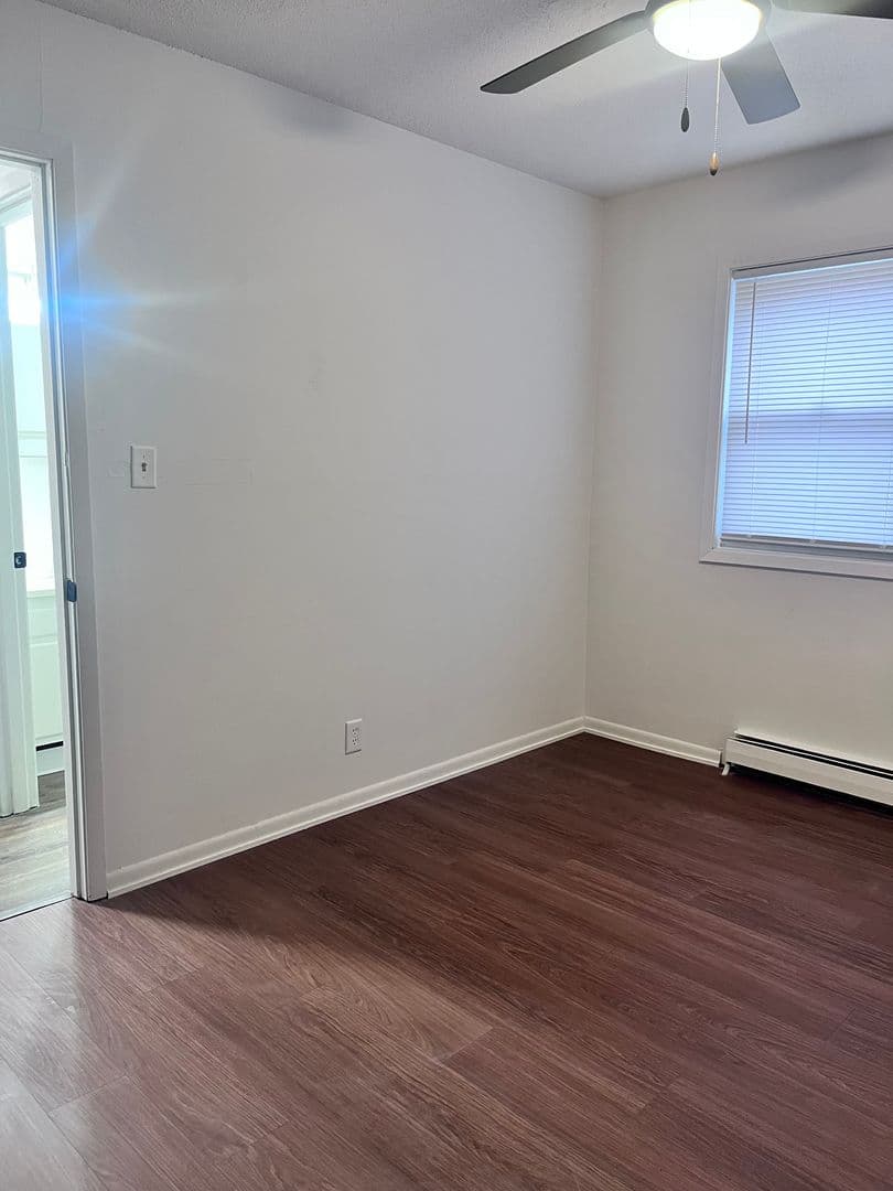 Des Moines Apartment: 6315 Hickman Rd, 6319 Hickman Rd