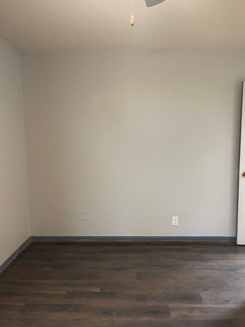 Des Moines Apartment: 1075 33rd St