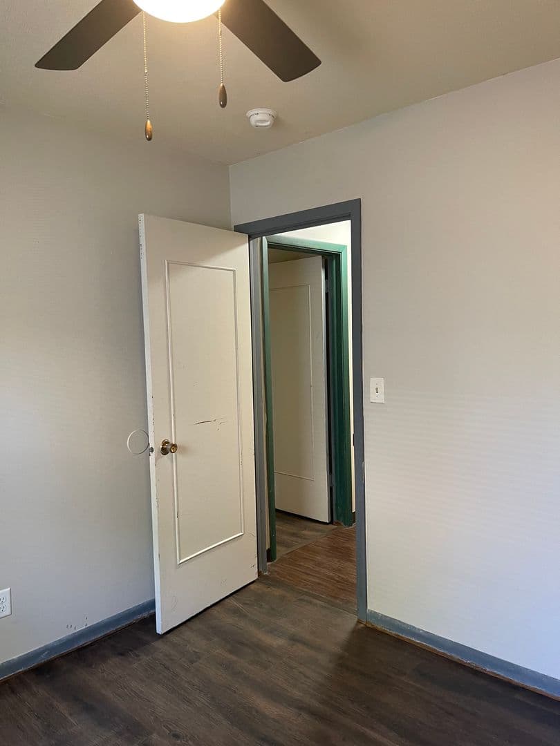 Des Moines Apartment: 1075 33rd St