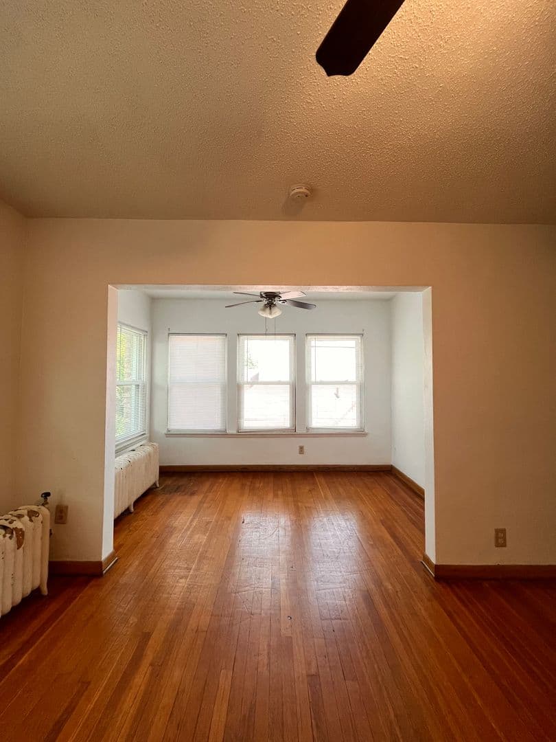 Des Moines Apartment: 3438 (11-plex), 3434 (4-plex), 3414 (parking lot) University Ave, 3436 University, 1145 35th Street