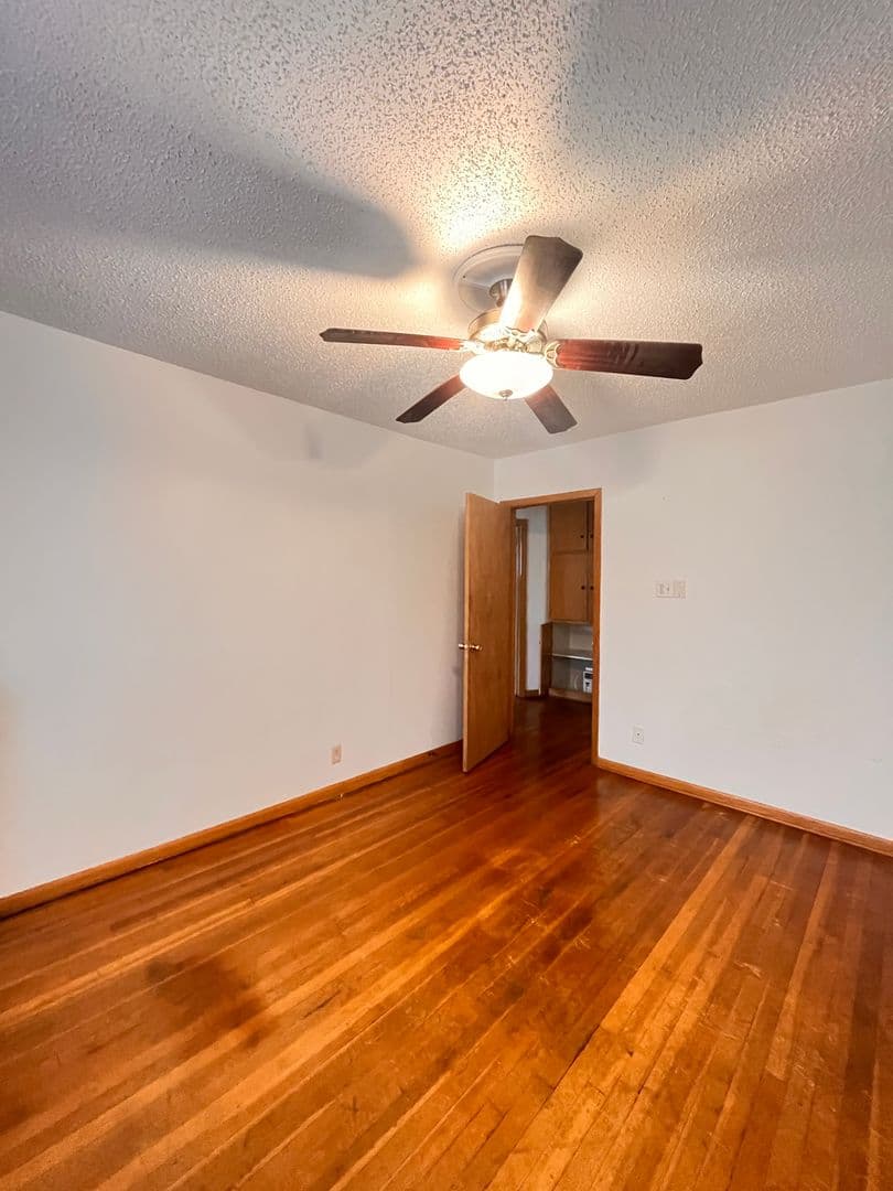 Des Moines Apartment: 3438 (11-plex), 3434 (4-plex), 3414 (parking lot) University Ave, 3436 University, 1145 35th Street