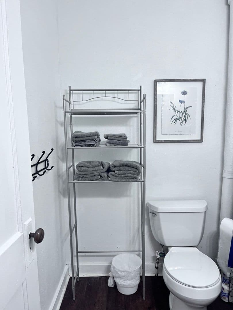 Des Moines Apartment: 1111 27th St