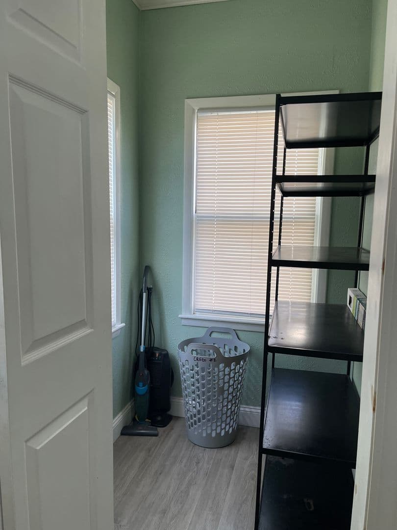 Des Moines Apartment: 2816 Cottage Grove Ave