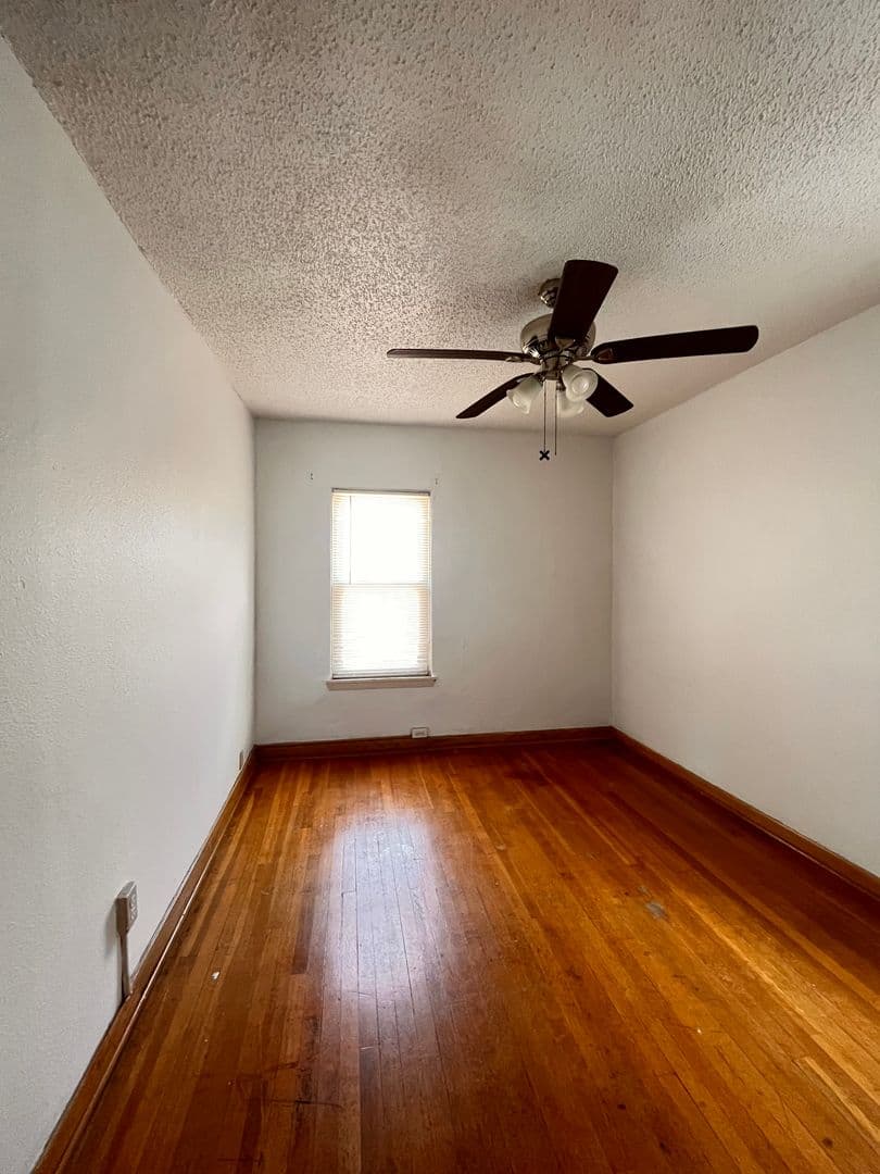 Des Moines Apartment: 3438 (11-plex), 3434 (4-plex), 3414 (parking lot) University Ave, 3436 University, 1145 35th Street