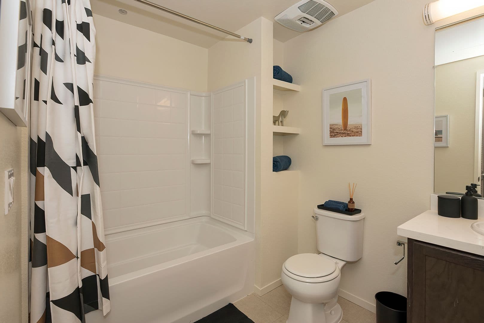 El Cerrito Apartment: 512 El Cerrito Plaza