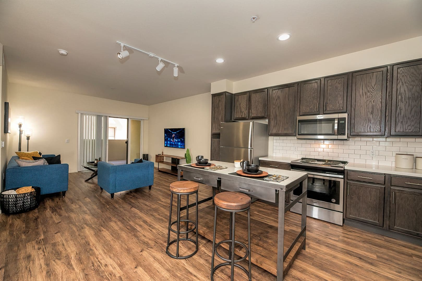 El Cerrito Apartment: 512 El Cerrito Plaza