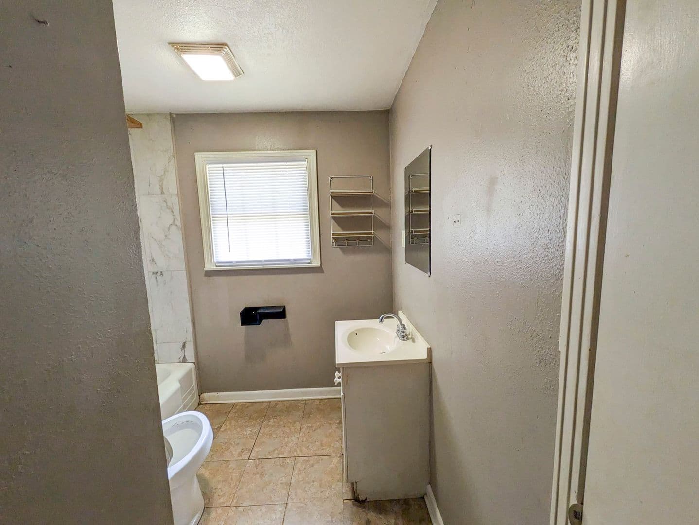 Port Neches House: 1103 Avenue B