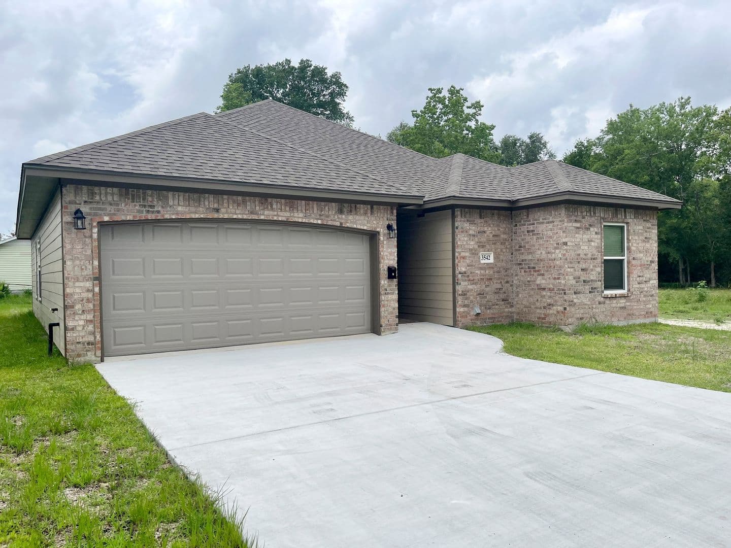 Beaumont House: 3542 Pradice St