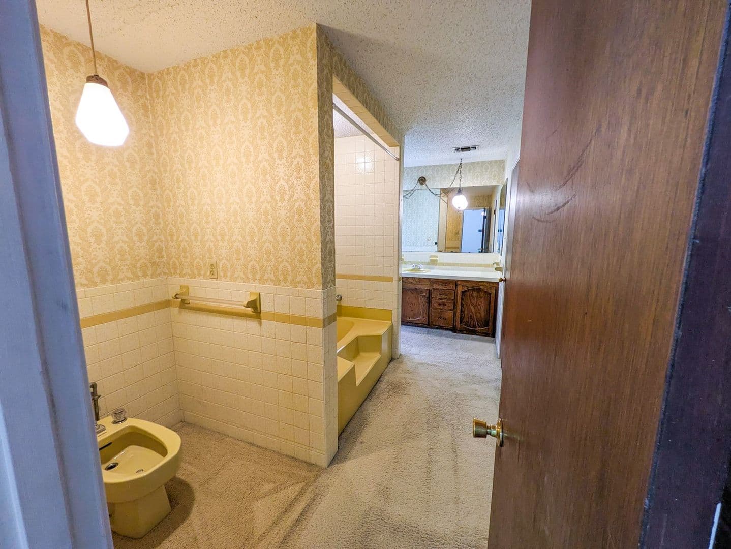 Groves Apartment: 6161 To 6177 Coolidge