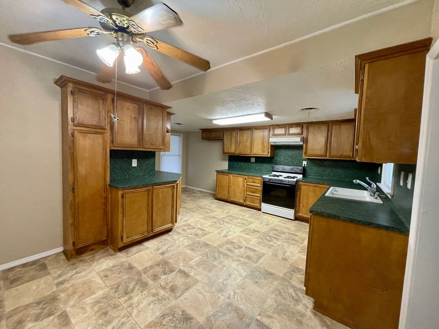 Beaumont House: 5267 Sunset Ave