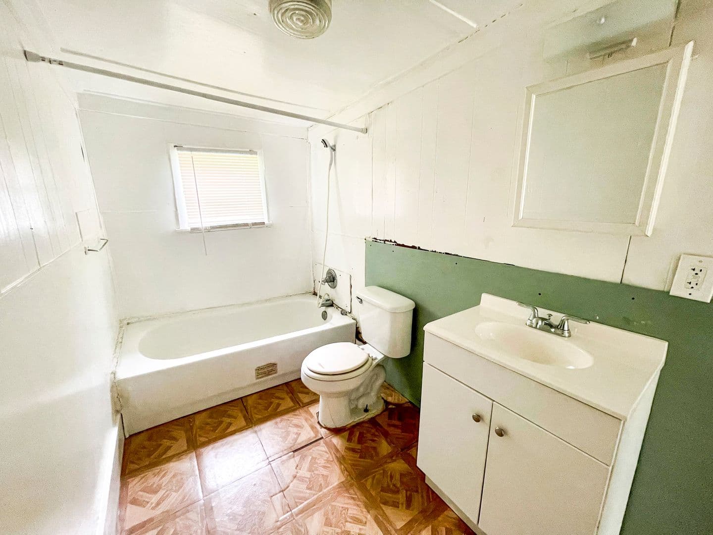 Beaumont House: 1130 Elgie St