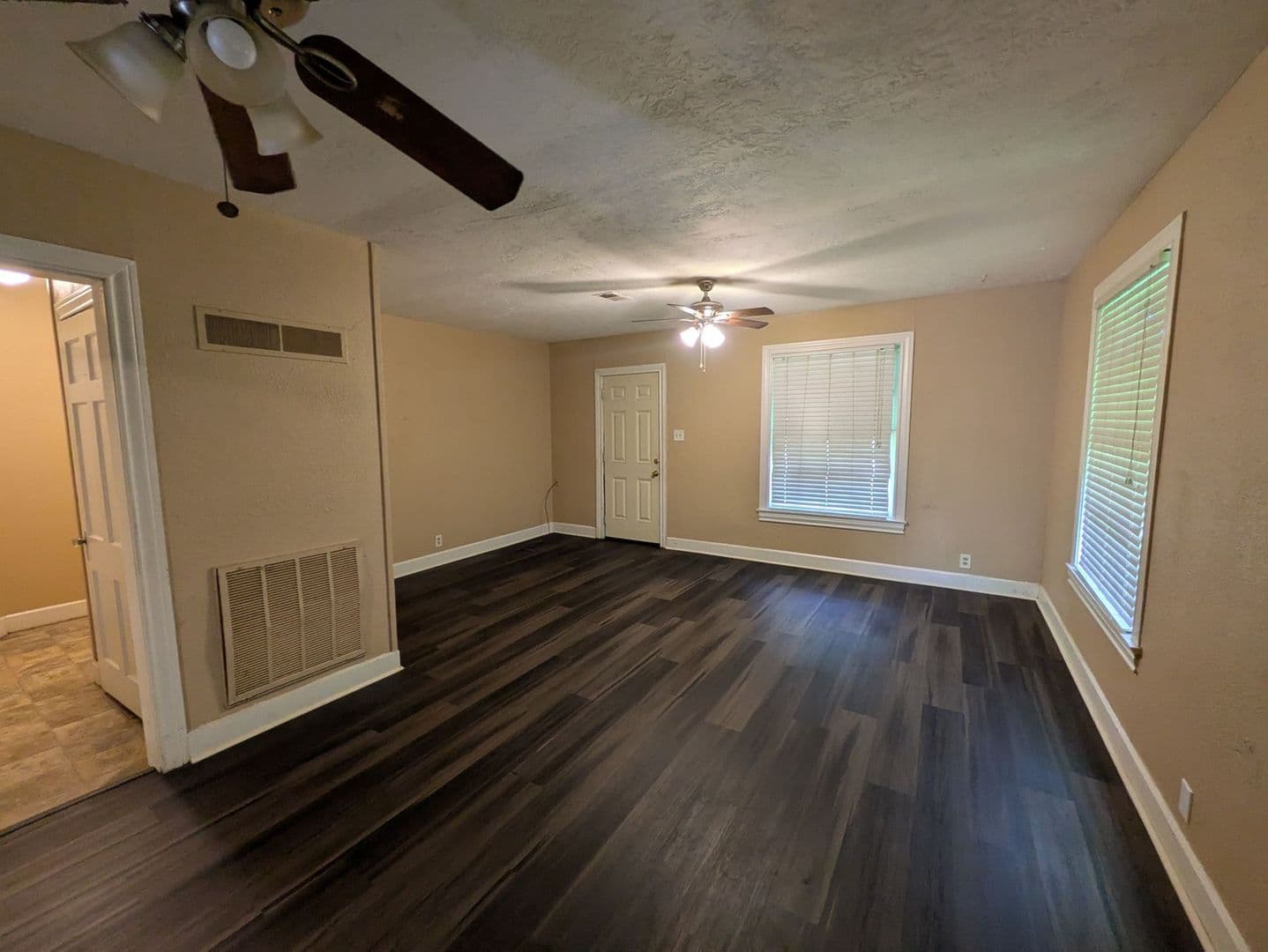 Beaumont House: 2695 Goliad St