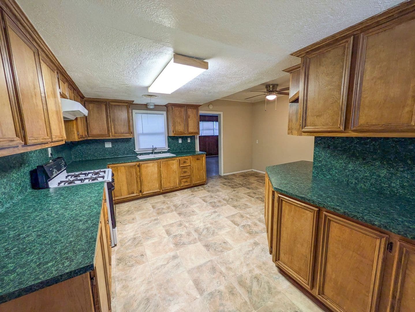 Beaumont House: 5267 Sunset Ave