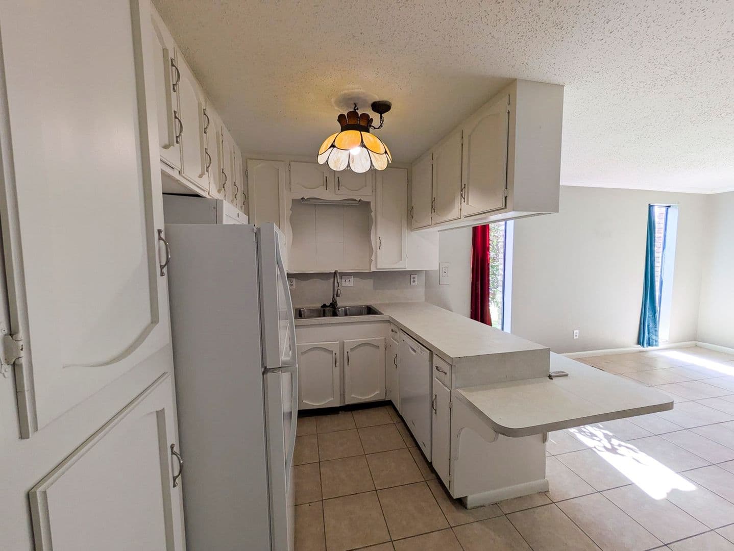 Groves Apartment: 6161 To 6177 Coolidge