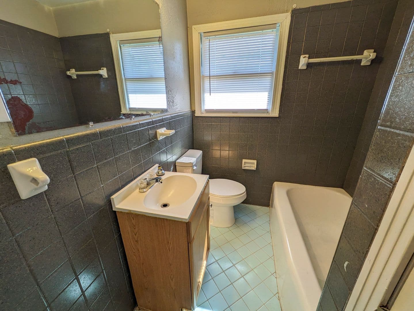 Groves House: 2631 Second Avenue
