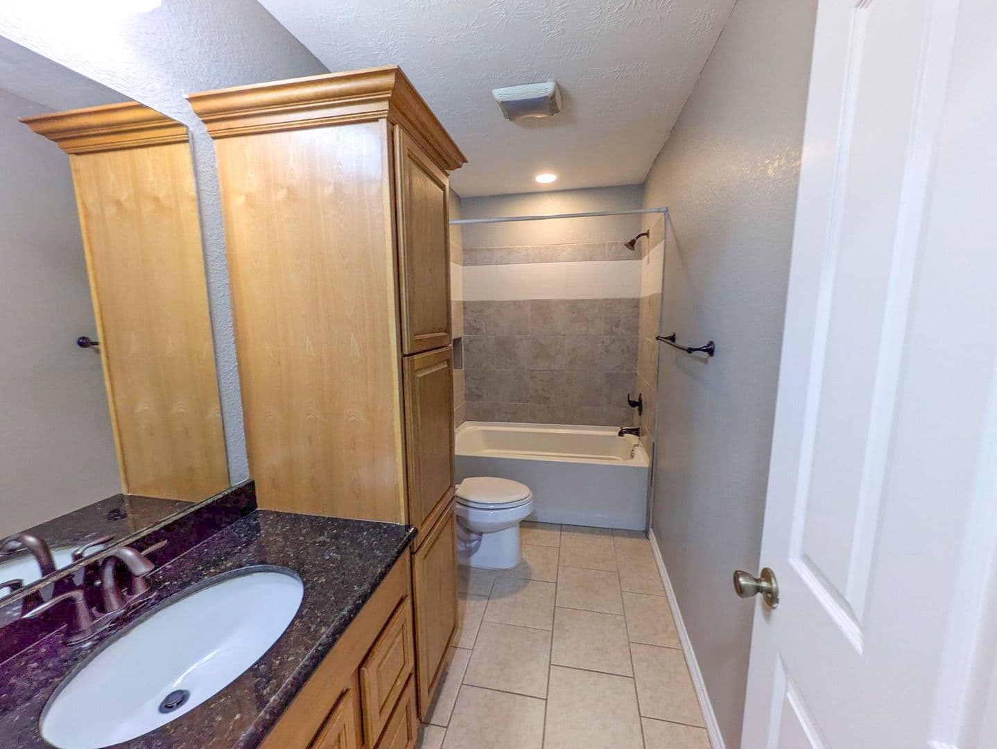 Nederland Apartment: 121 Gage Ave.
