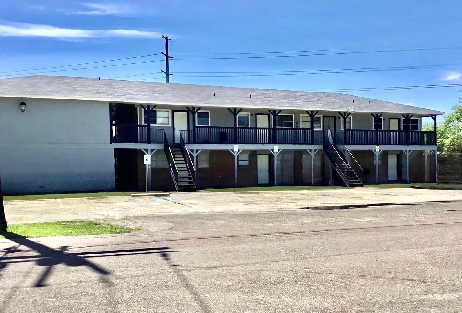 Beaumont Apartment: 975 Woodrow