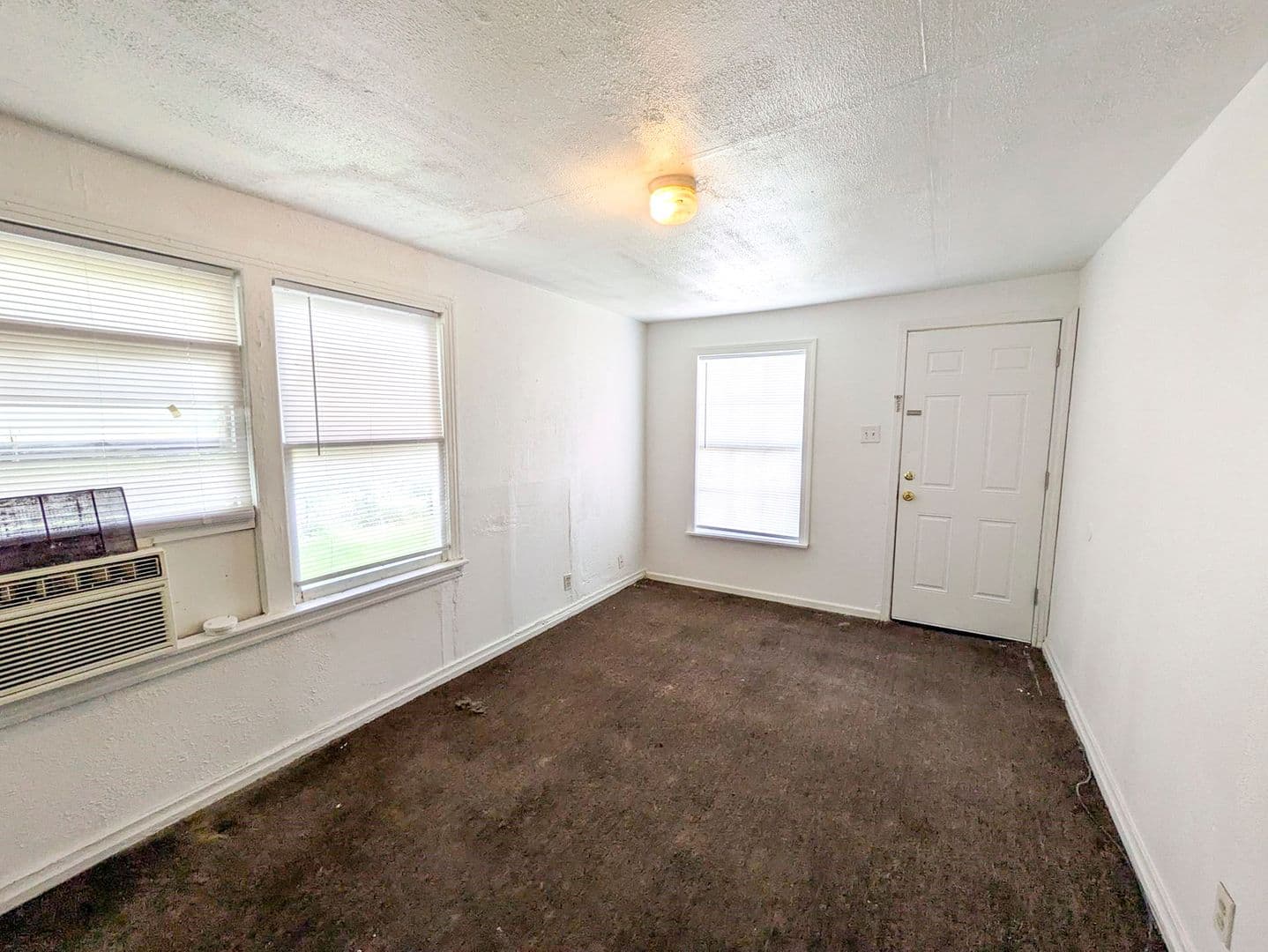 Beaumont House: 4770 Kenneth St