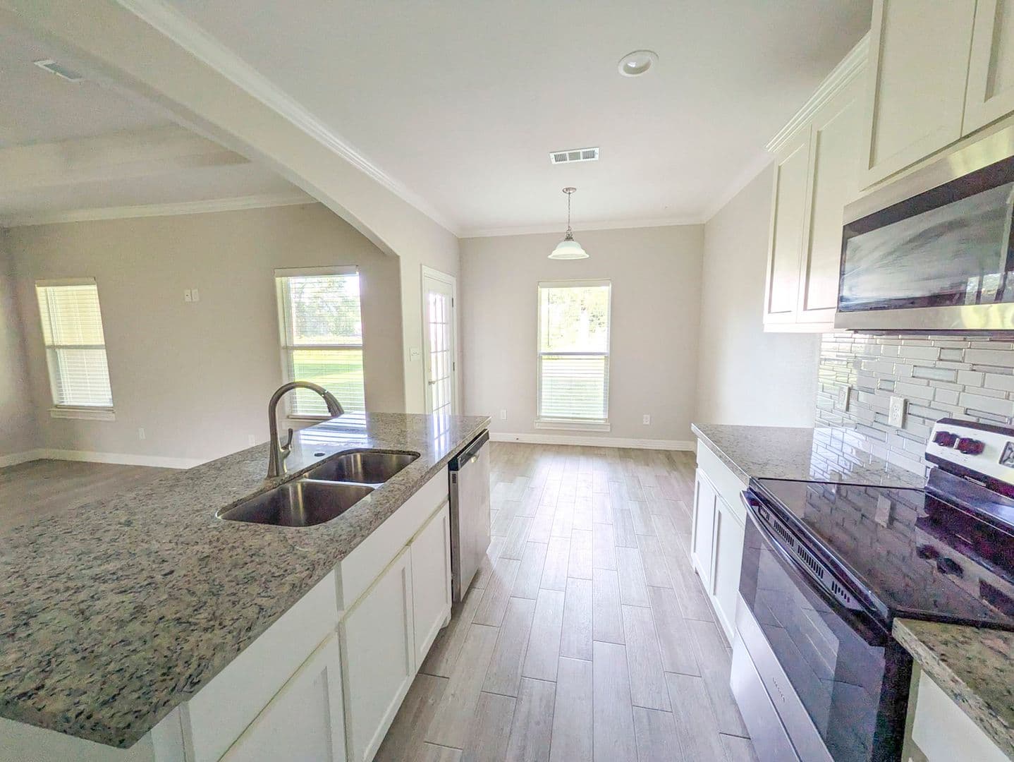 Beaumont House: 3542 Pradice St
